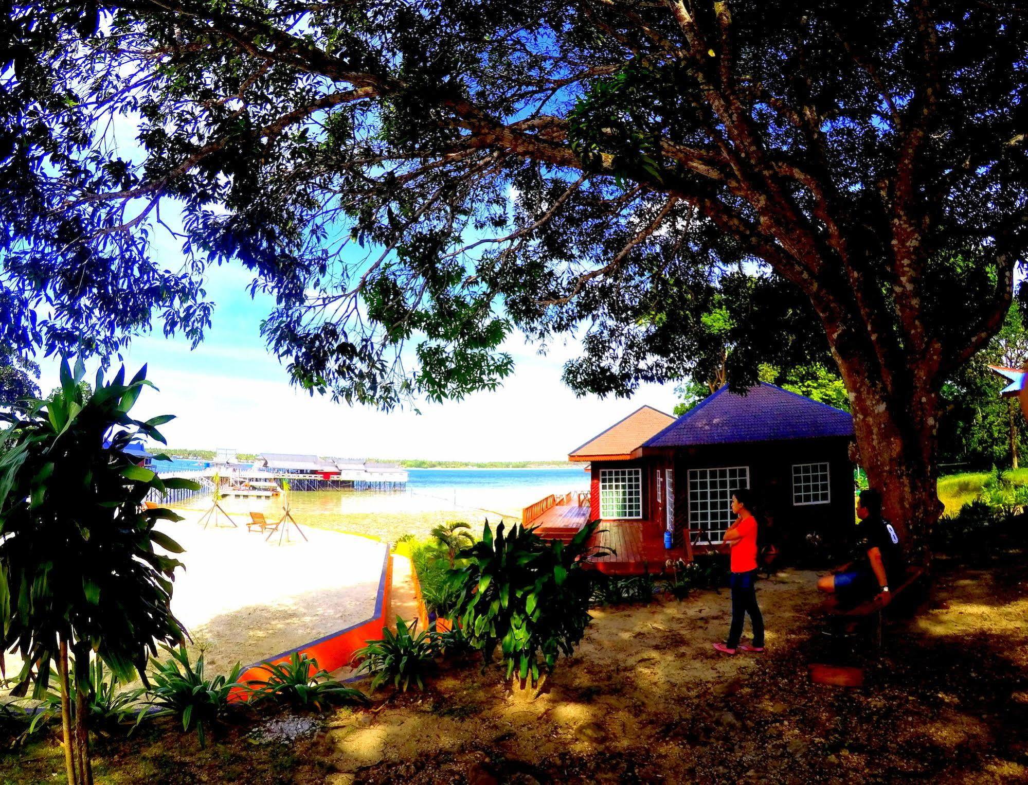 Scuba Tiger Semporna Holiday Resort Exterior foto